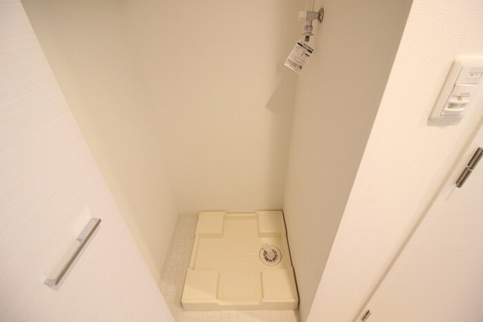 物件内観写真11　(洗濯機置場)