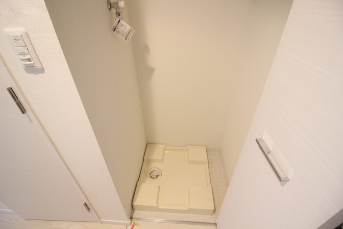 物件内観写真18　(洗濯機置場)