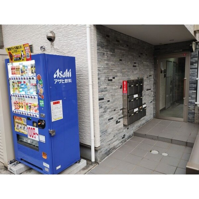 物件外観写真6　(エントランス部分)