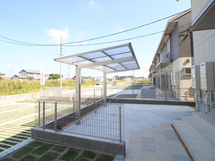 物件外観写真3　(駐輪場)