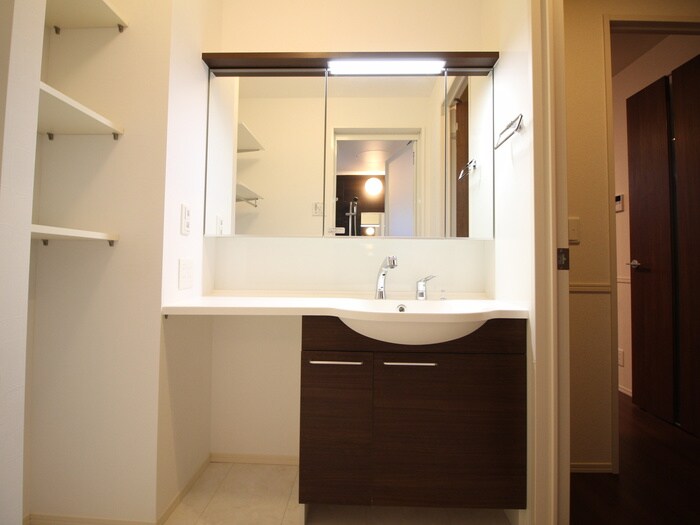 物件内観写真10　(洗面)