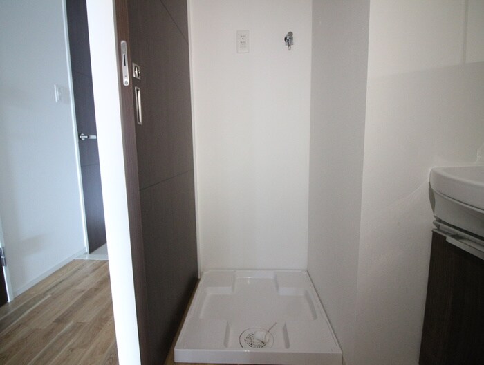 物件内観写真15　(洗濯機置場)