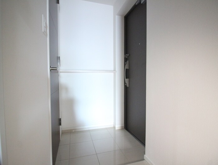 物件内観写真16　(玄関)