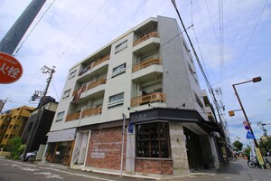 安田屋ビル外観写真