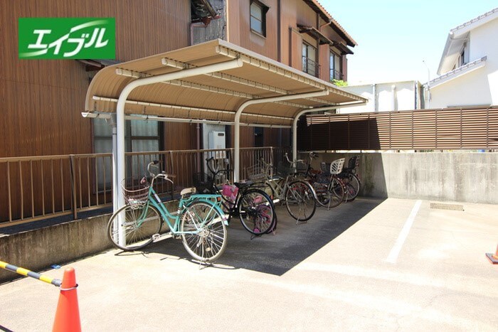 物件外観写真3　(駐輪場)