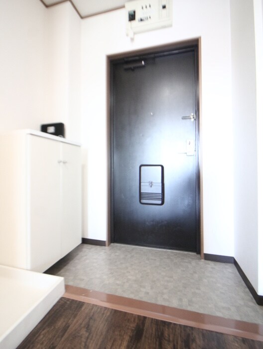 物件内観写真14　(玄関)