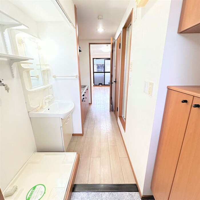 物件内観写真13　(廊下)