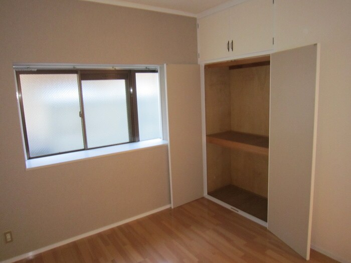 物件内観写真12　(収納)