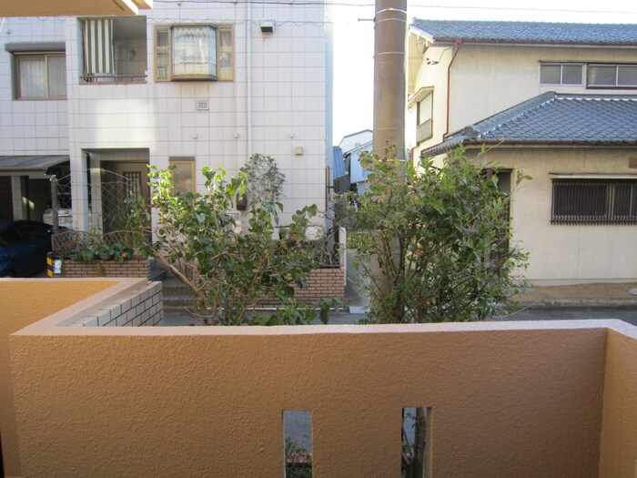 物件内観写真16　(室内からの展望)