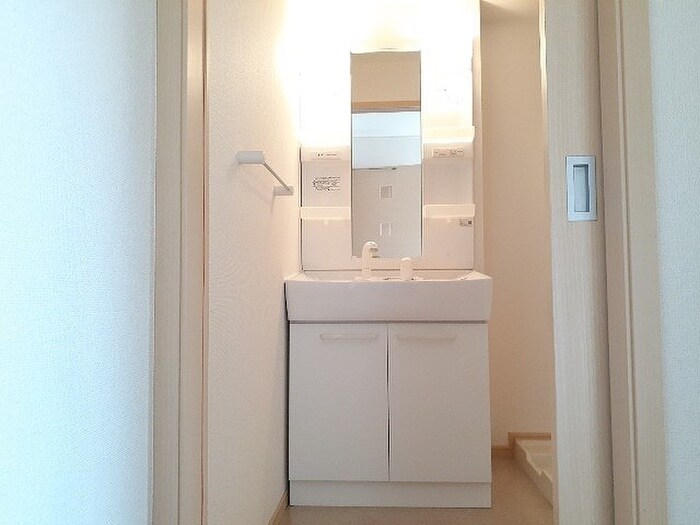 物件内観写真11　(洗面)