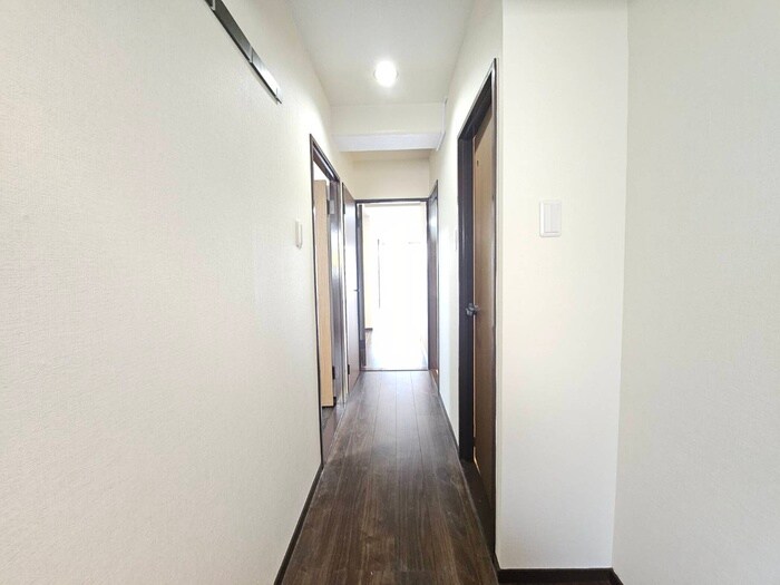 物件内観写真20　(廊下)
