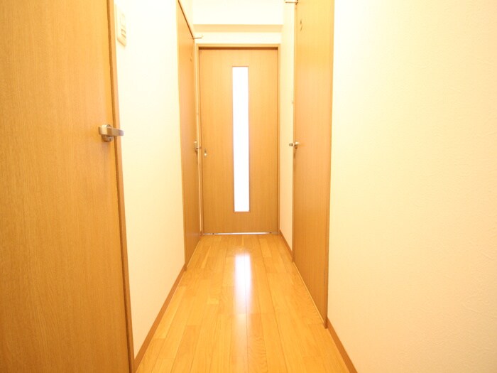 物件内観写真18　(廊下)