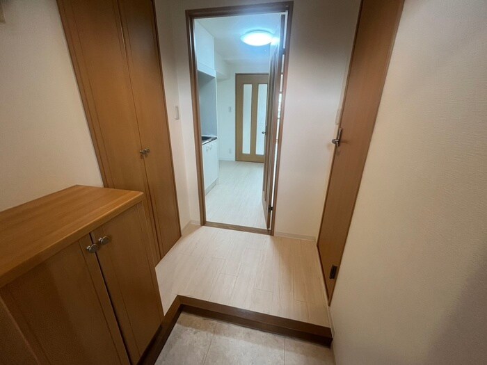 物件内観写真18　(玄関)