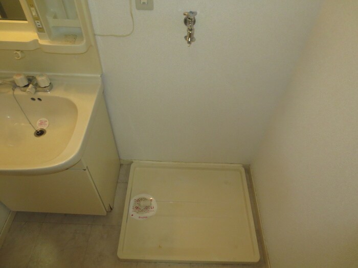 物件内観写真14　(洗濯機置場)