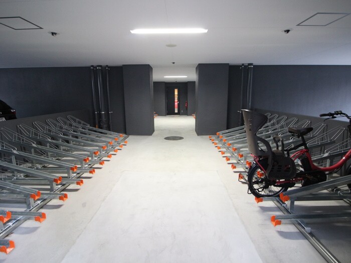 物件外観写真4　(駐輪場)