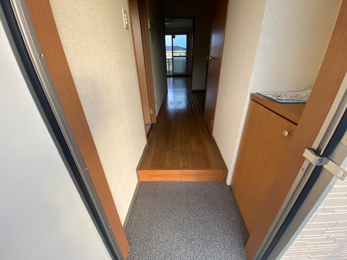 物件内観写真7　(玄関)