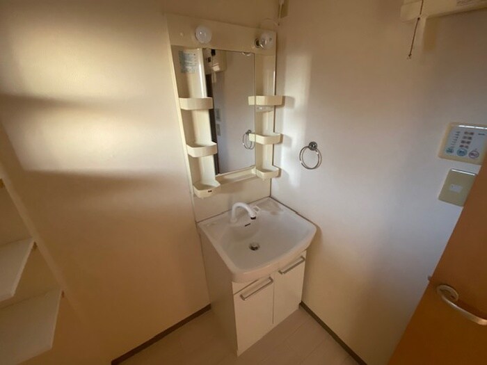 物件内観写真12　(洗面)