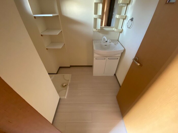 物件内観写真13　(洗面)
