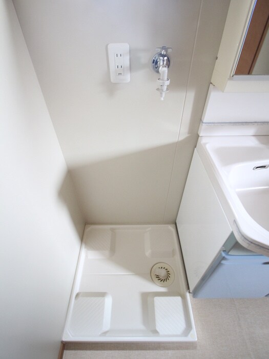 物件内観写真11　(洗濯機置場)