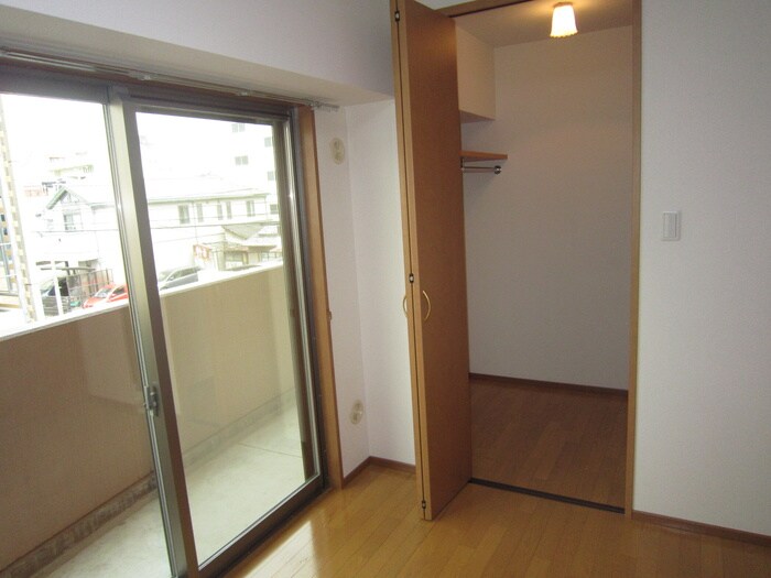 物件内観写真12　(収納)