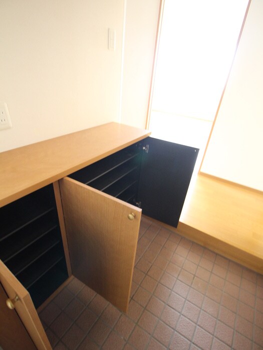 物件内観写真15　(靴箱)