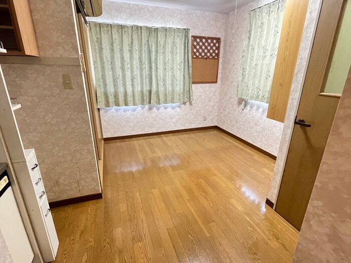 物件内観写真8　(居室)