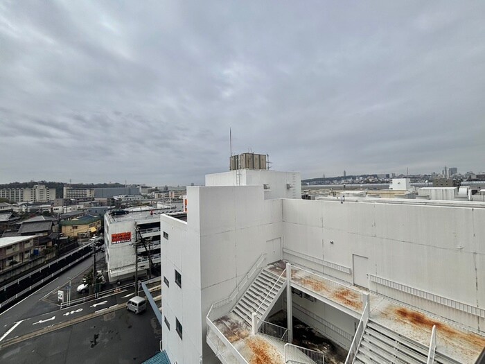 物件内観写真15　(室内からの展望)