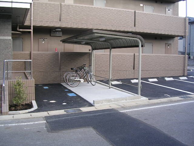 物件外観写真5　(駐輪場)