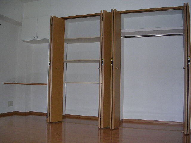 物件内観写真11　(収納)