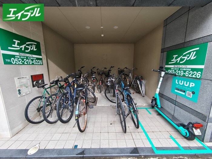 物件外観写真3　(駐輪場)