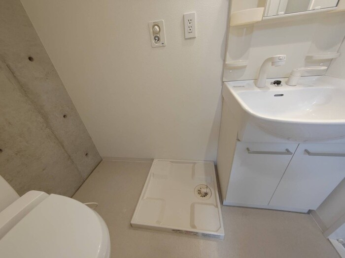 物件内観写真15　(洗濯機置場)