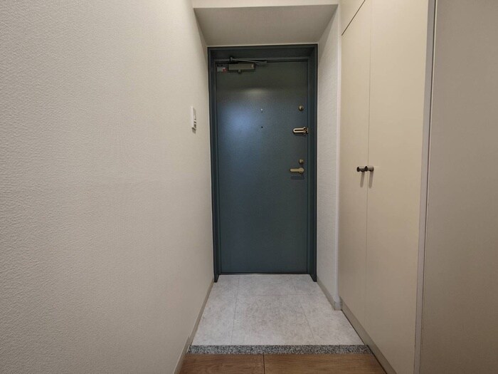 物件内観写真16　(玄関)