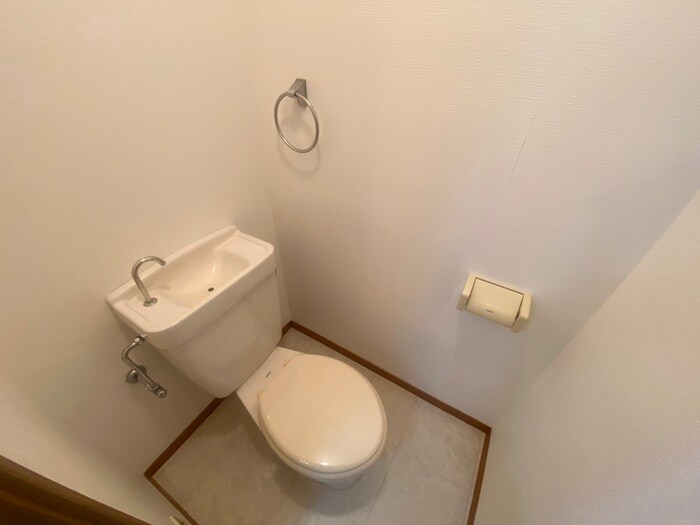 物件内観写真16　(トイレ)