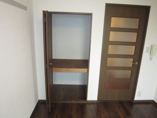 物件内観写真13　(収納)