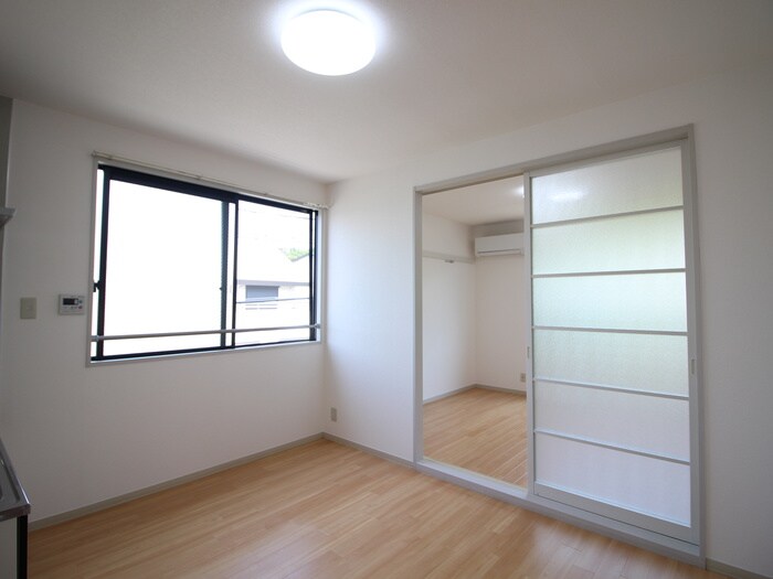 物件内観写真8　(居室)