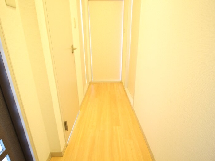 物件内観写真17　(廊下)