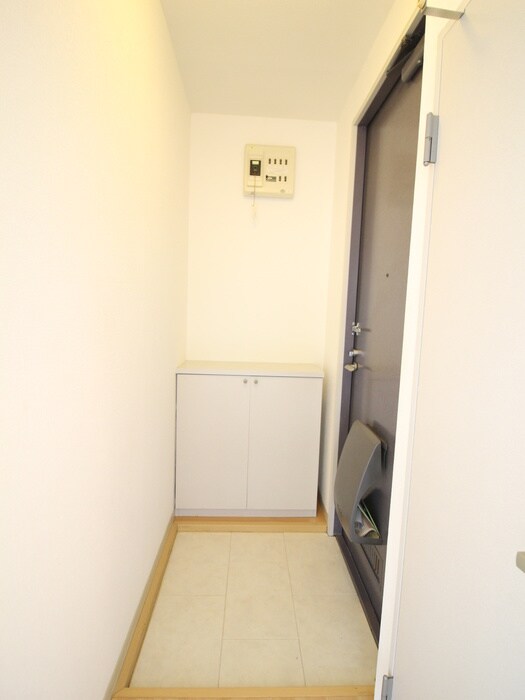 物件内観写真18　(玄関)