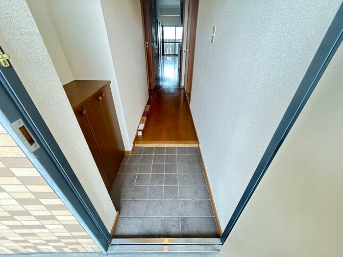 物件内観写真14　(玄関)