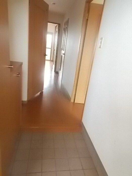 物件内観写真13　(廊下)