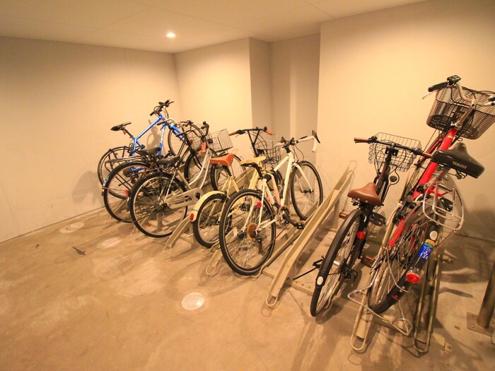 物件外観写真6　(駐輪場)