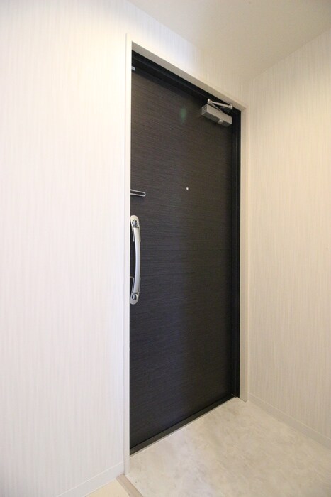 物件内観写真16　(玄関)