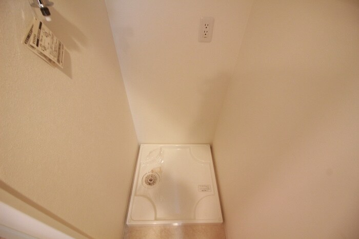 物件内観写真13　(洗濯機置場)