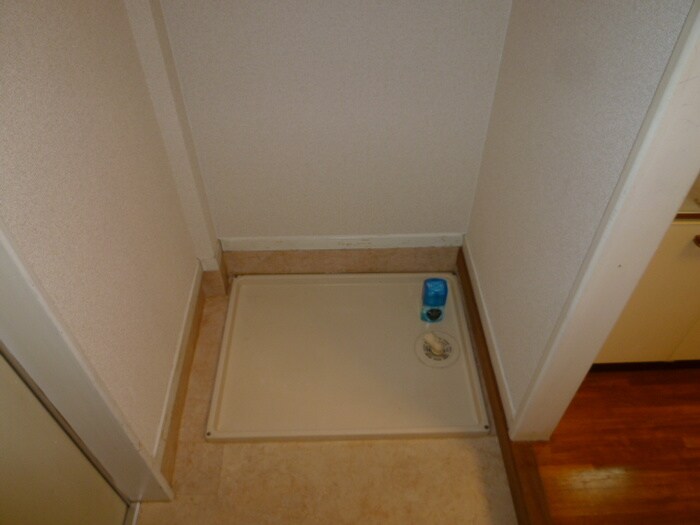 物件内観写真9　(洗濯機置場)
