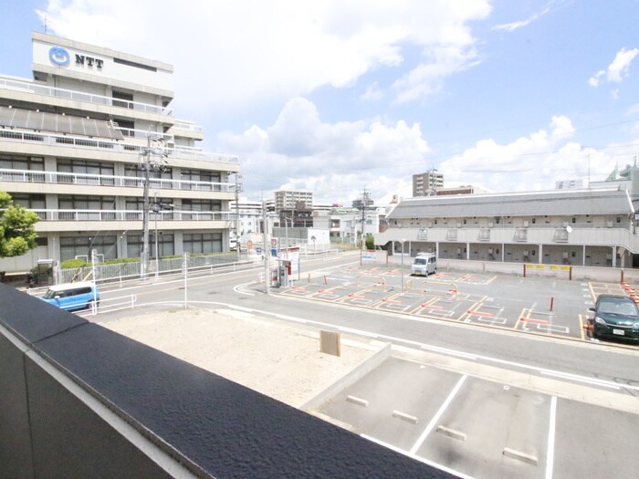 物件内観写真11　(室内からの展望)