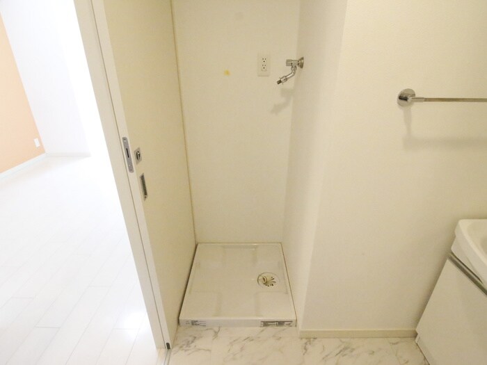 物件内観写真16　(洗濯機置場)