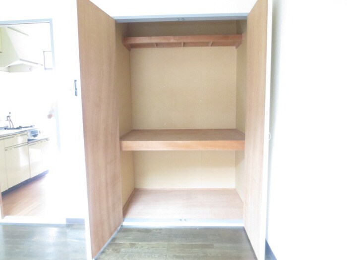 物件内観写真10　(収納)