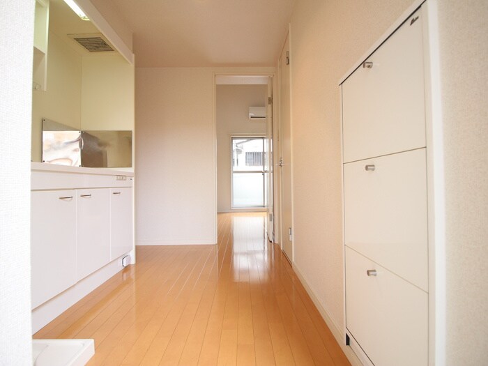 物件内観写真17　(廊下)