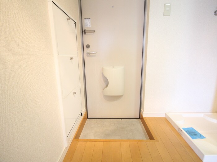 物件内観写真18　(玄関)