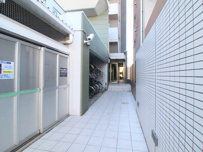 物件外観写真5　(エントランス部分)