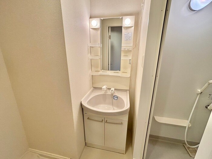 物件内観写真11　(洗面)